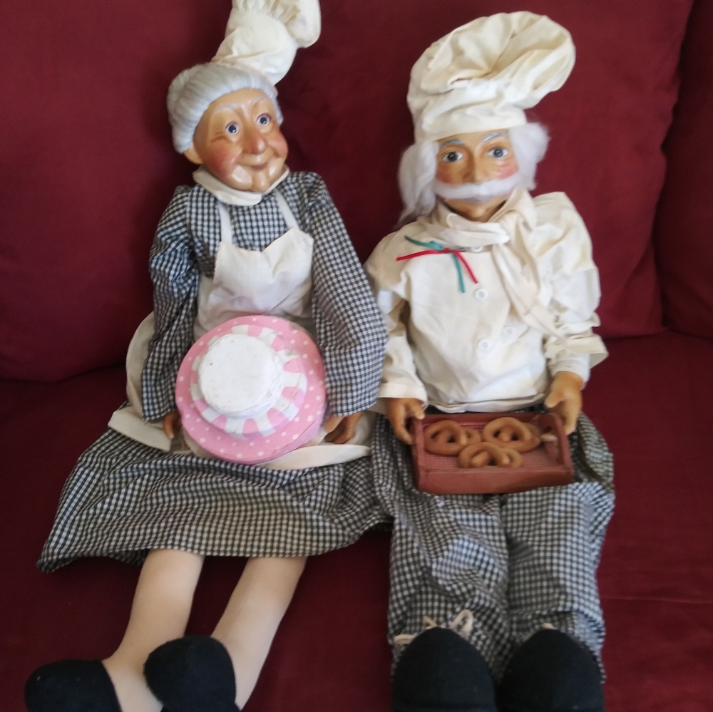 VINTAGE!!  Set of 2 Handmade KASMA Porcelain Dolls BAKERS COUPLE. LARGE 31" TALL